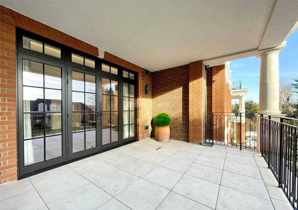 Property photo 3 of 22