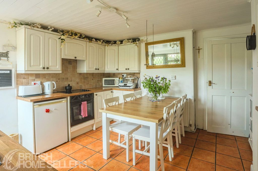 Property photo 2 of 27 Picture No. 05