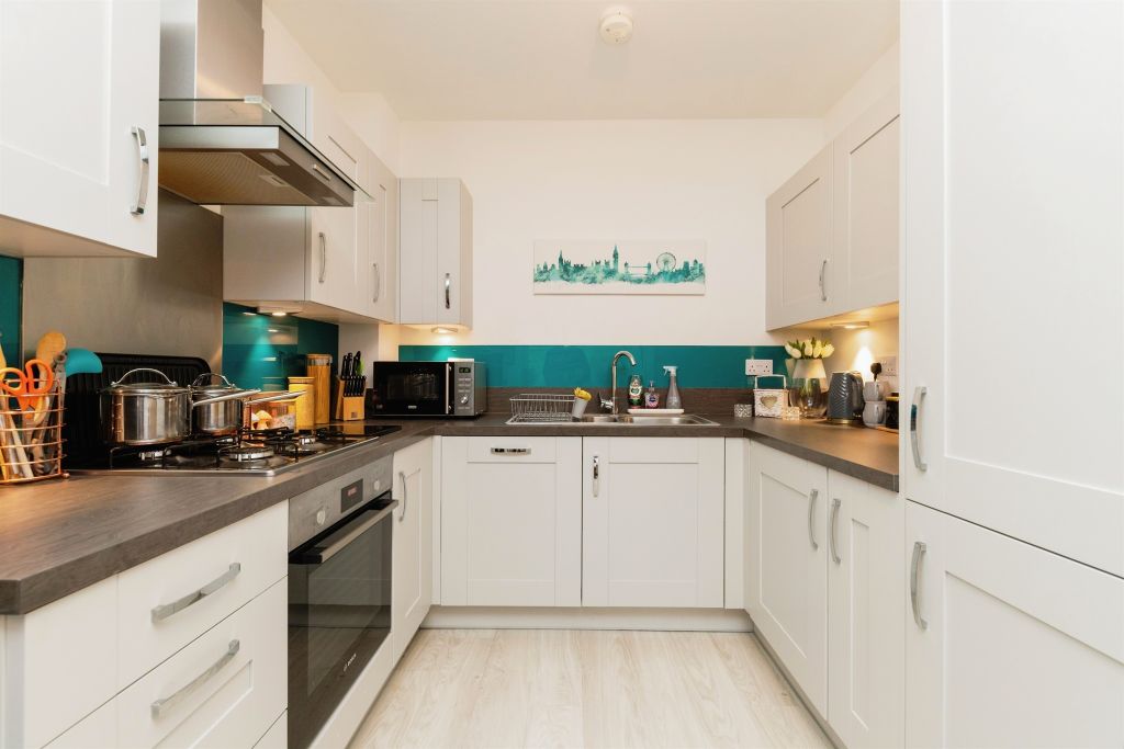 Property photo 2 of 17