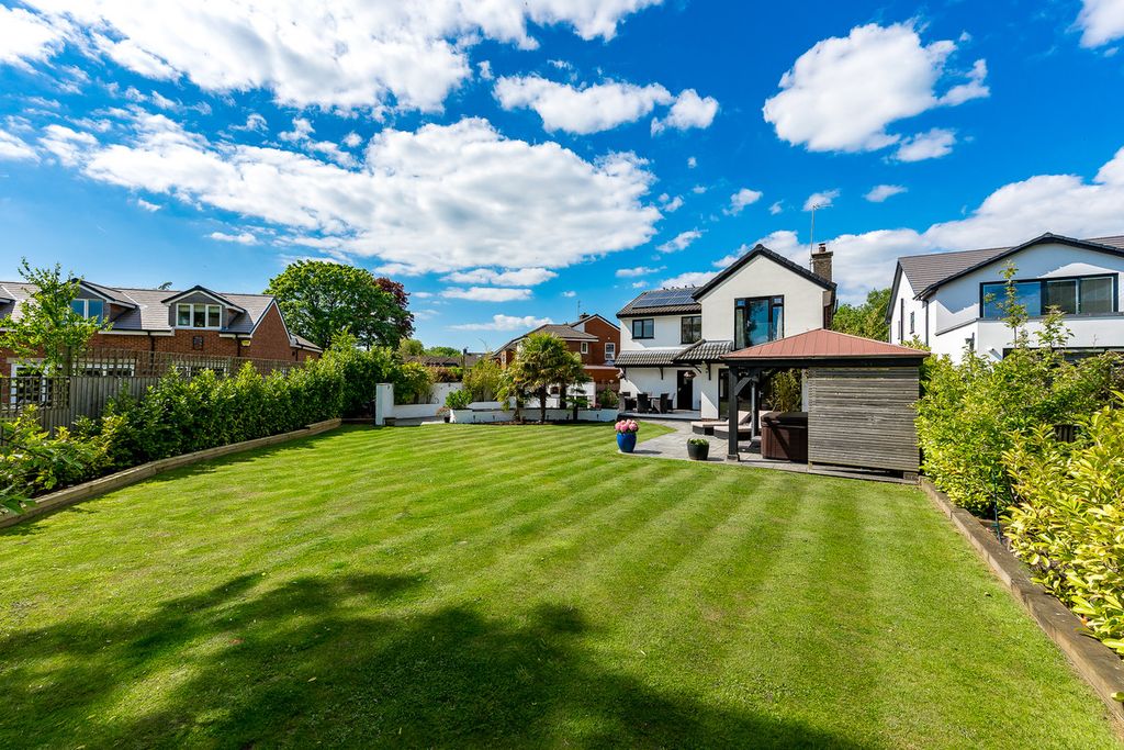 Property photo 2 of 32