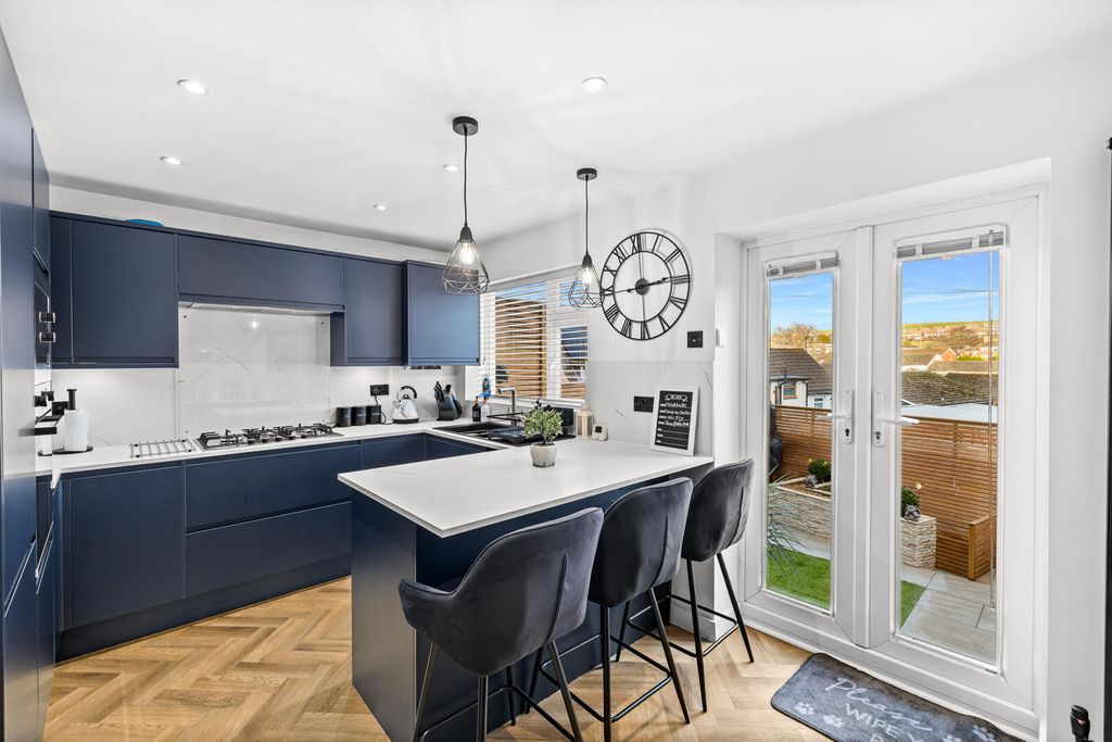 Property photo 1 of 14 Kitchen