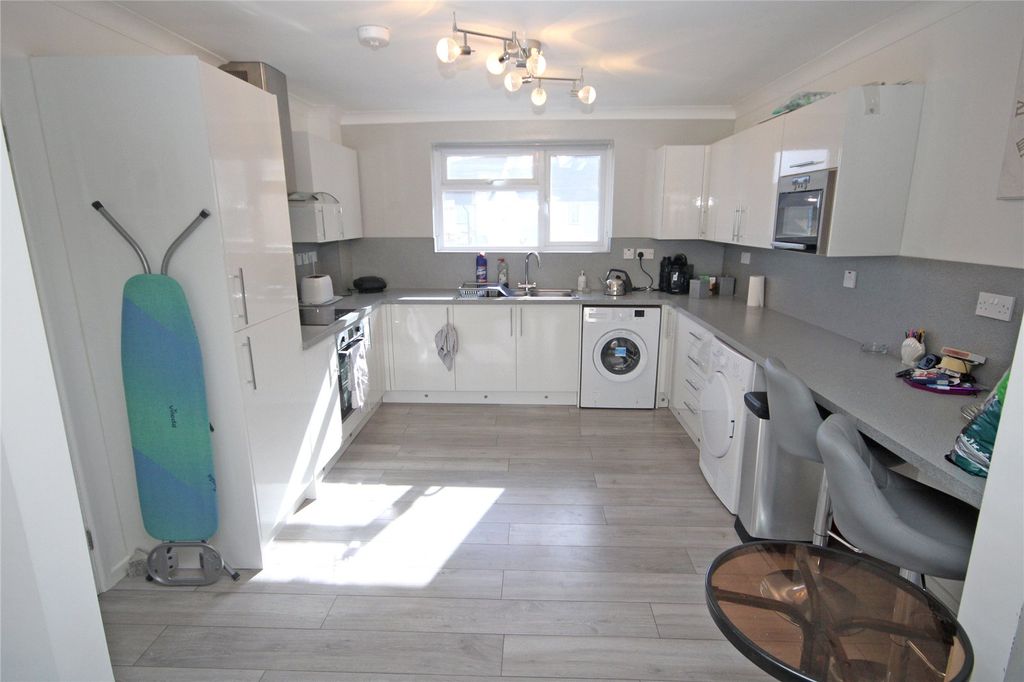 Property photo 3 of 8 Picture No. 05