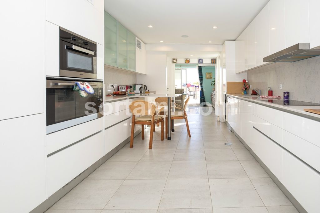 Property photo 3 of 38