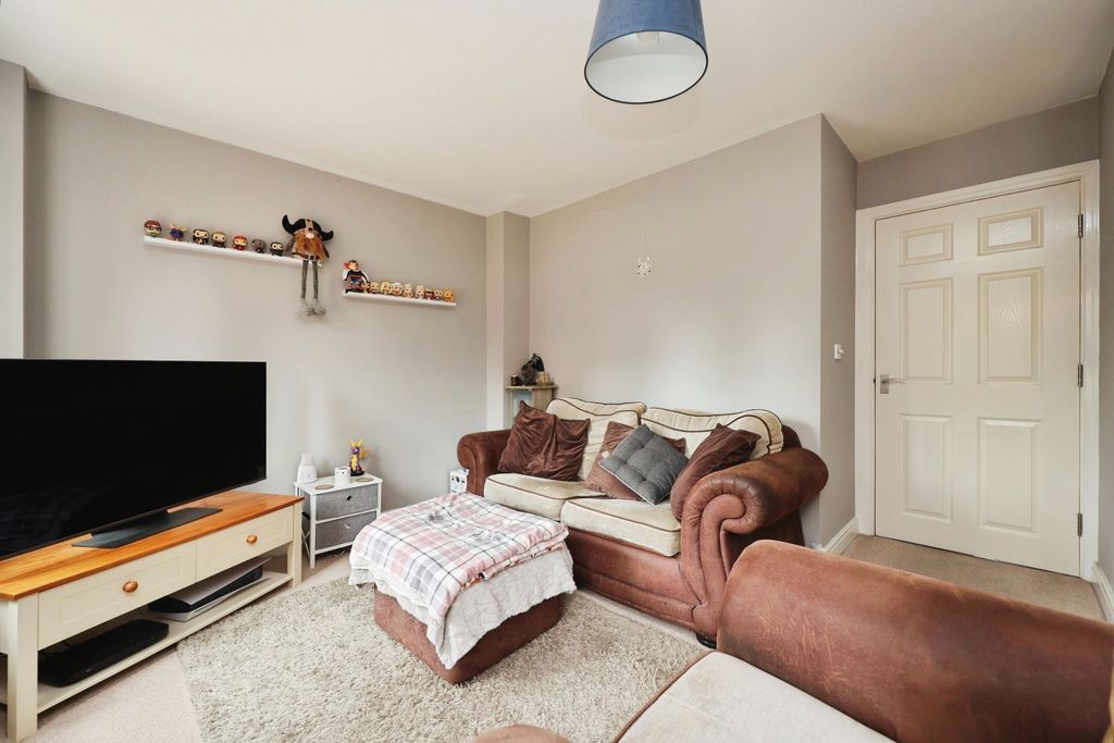 Property photo 2 of 19 5322511