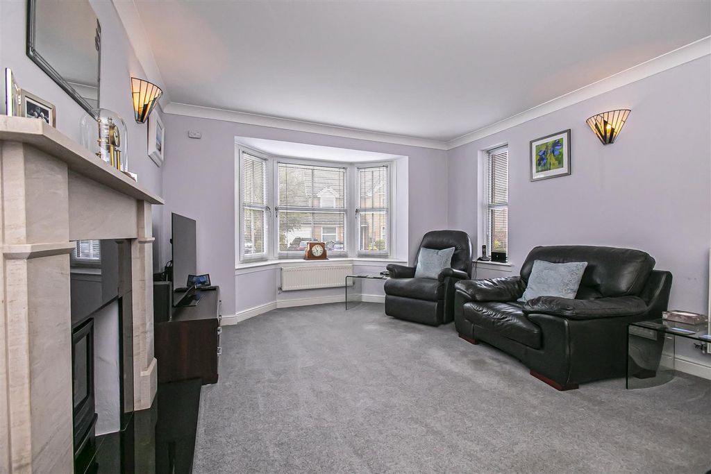 Property photo 3 of 54 Property Image 4