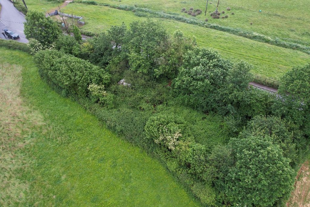 Property photo 1 of 4