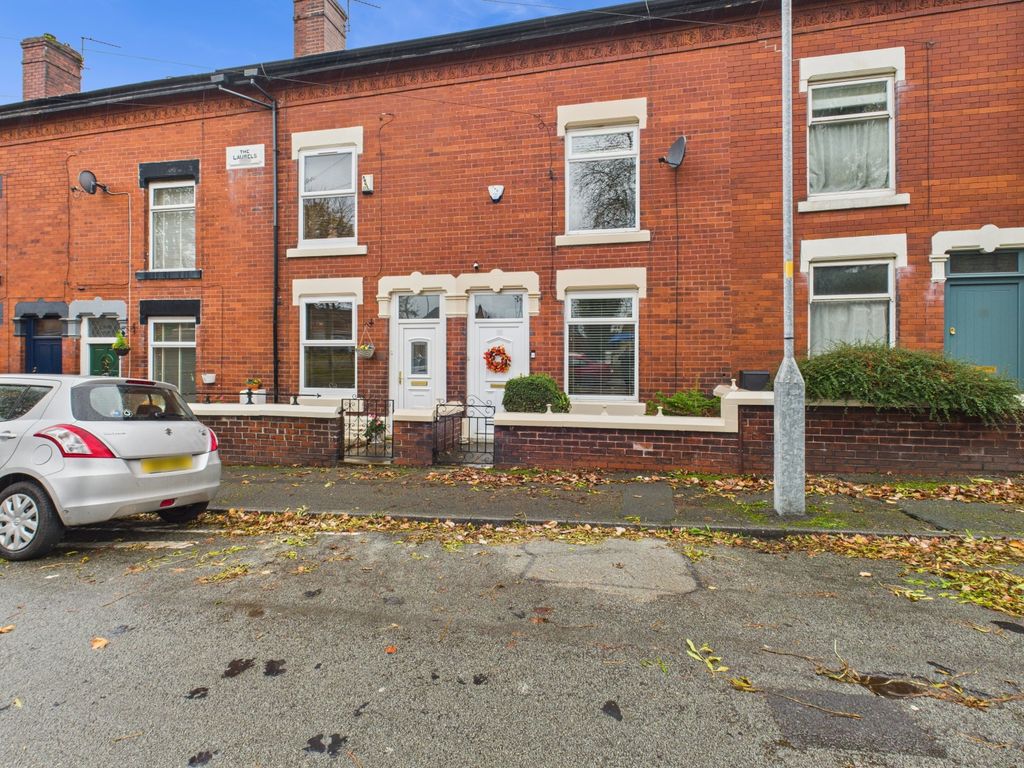 Property photo 3 of 28 Cam03729G0-Pr0165-Still028