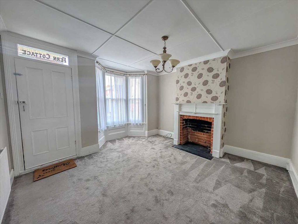 Property photo 2 of 15 Lounge