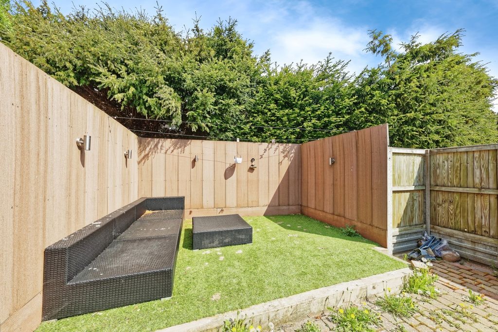 Property photo 2 of 17 Photo