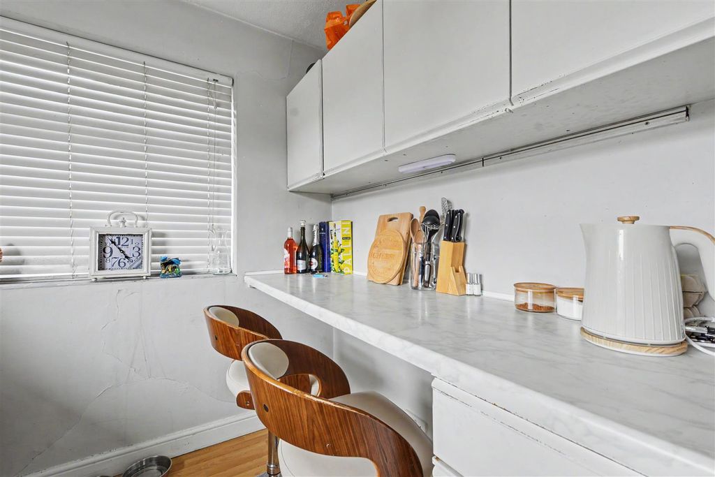 Property photo 3 of 10 Kitchen_3.Jpeg