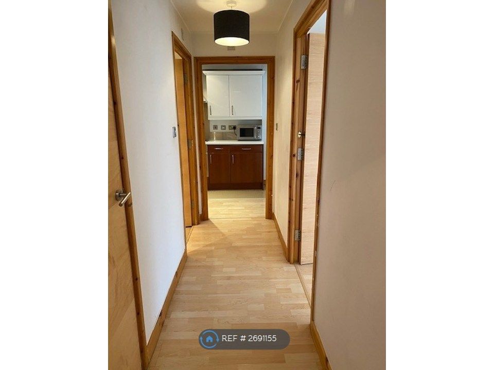 Property photo 3 of 6 Hallway