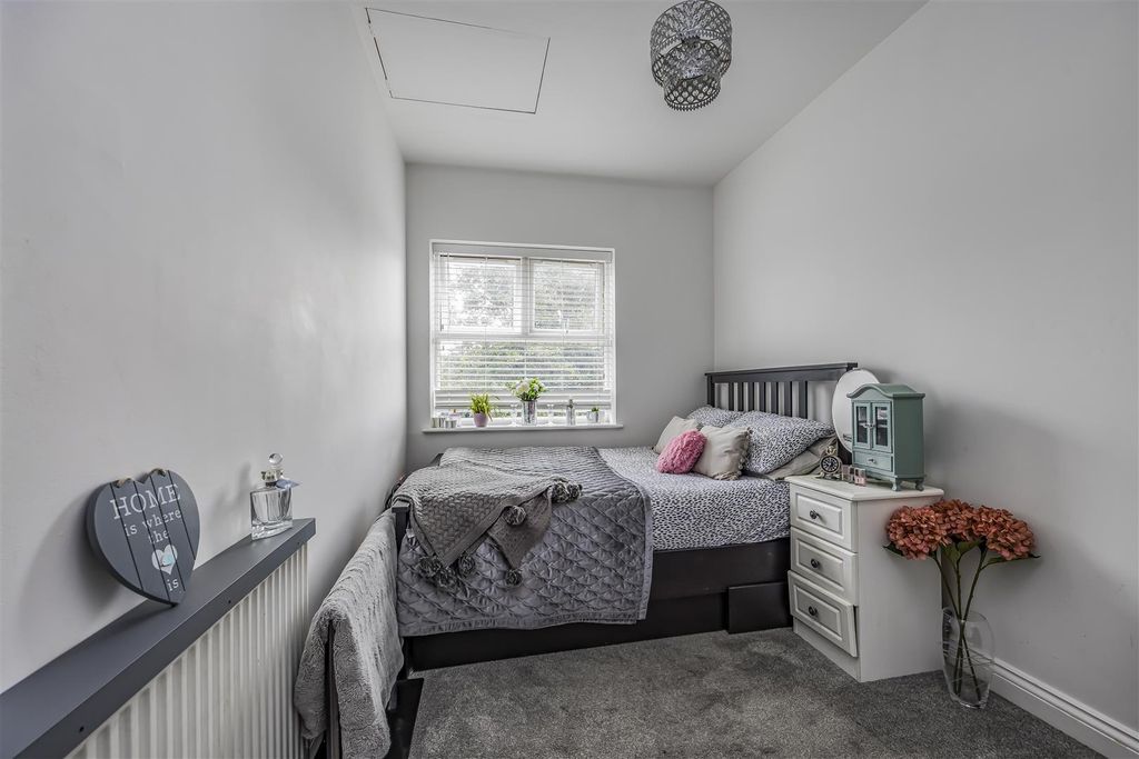 Property photo 3 of 14 2B Locksway Road, Southsea-Porticomarketing-Soldby
