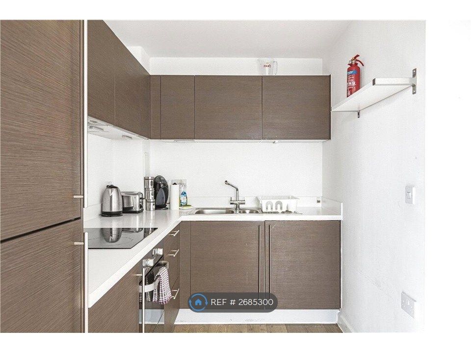 Property photo 3 of 22 Kitchen