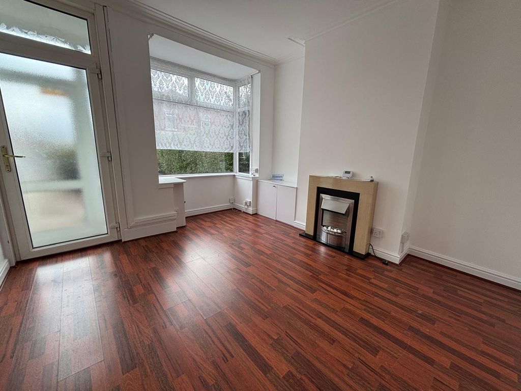 Property photo 2 of 17 Image