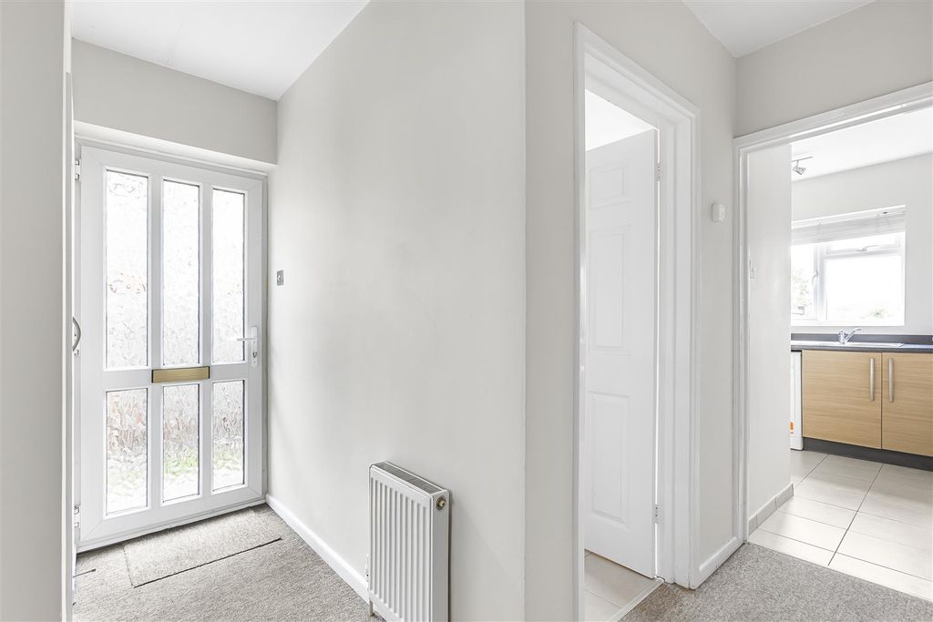 Property photo 3 of 19 19_59419.Jpg