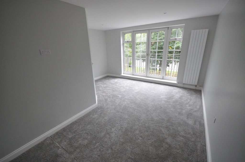 Property photo 3 of 9 Picture No. 06