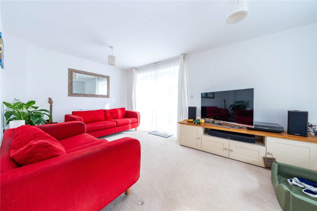 Property photo 2 of 15 Picture No. 14