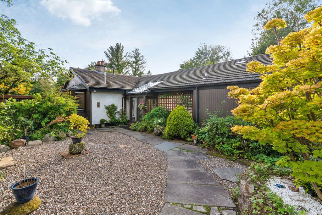 Property photo 1 of 32