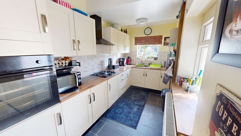 Property photo 2 of 15 3941445
