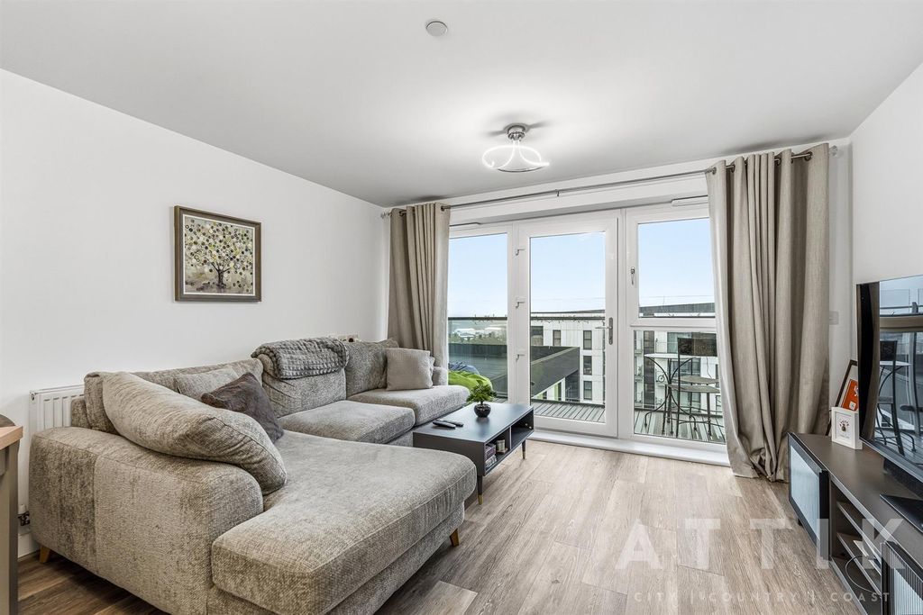 Property photo 2 of 24 Ar709470.Jpg