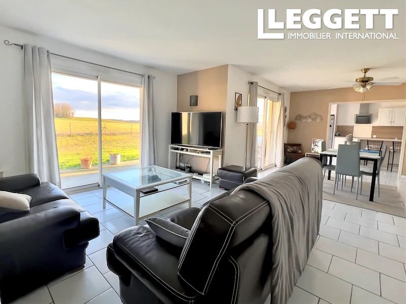 Property photo 2 of 10