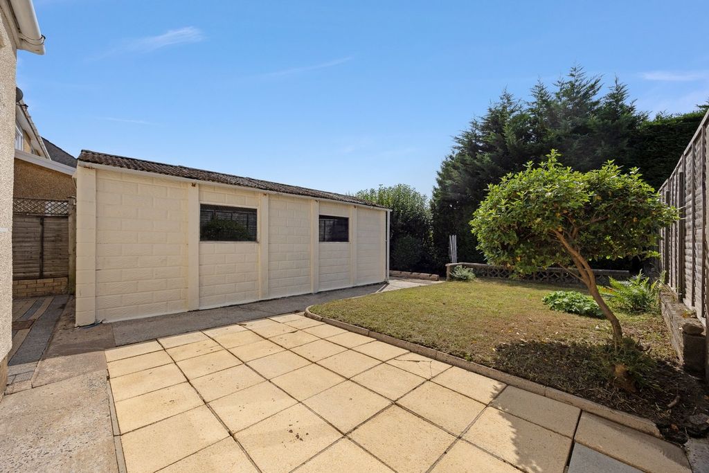 Property photo 2 of 31