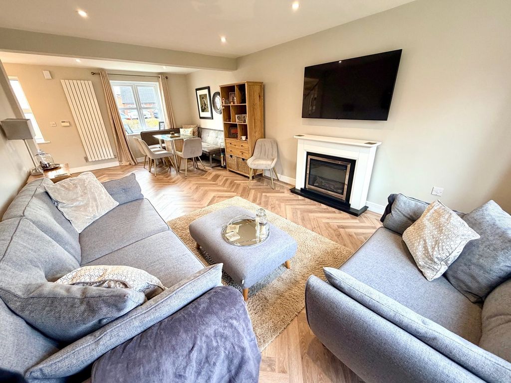 Property photo 2 of 30