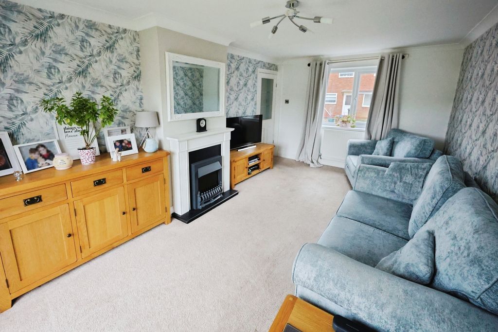 Property photo 2 of 12 Pbox-Img.Jpg