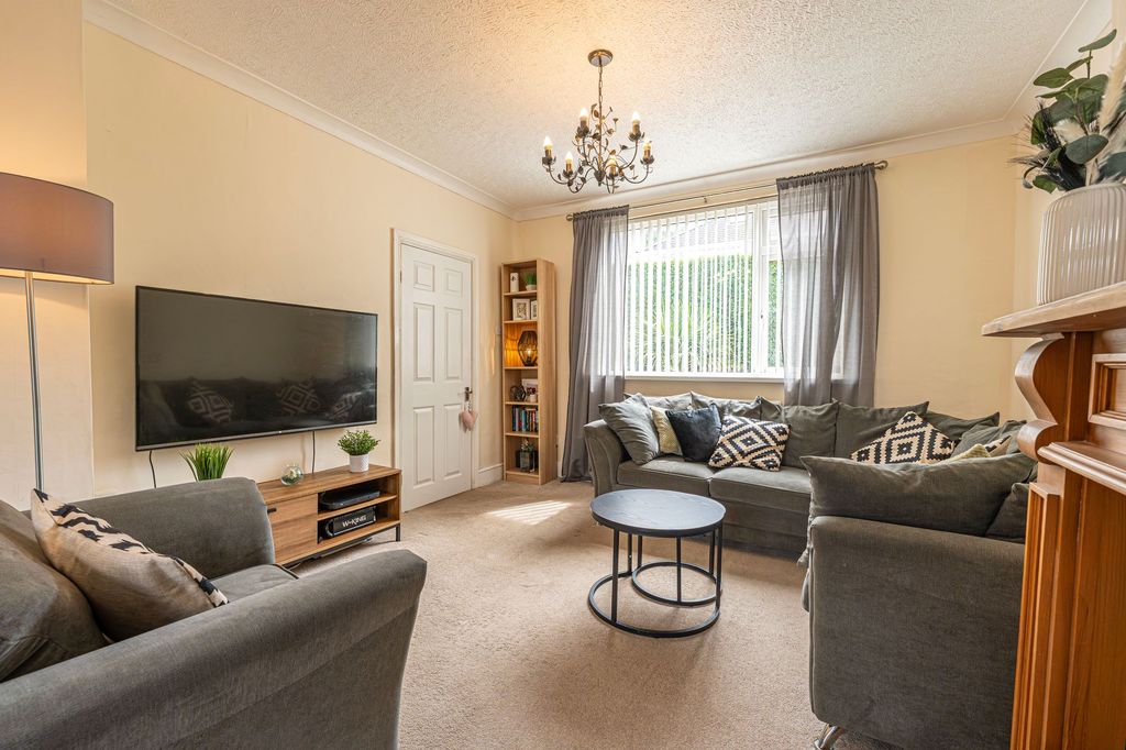 Property photo 3 of 33