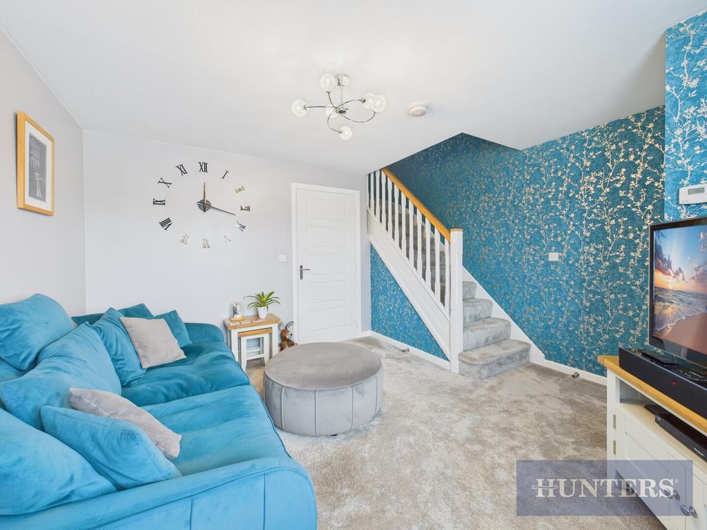 Property photo 2 of 20 Living Room