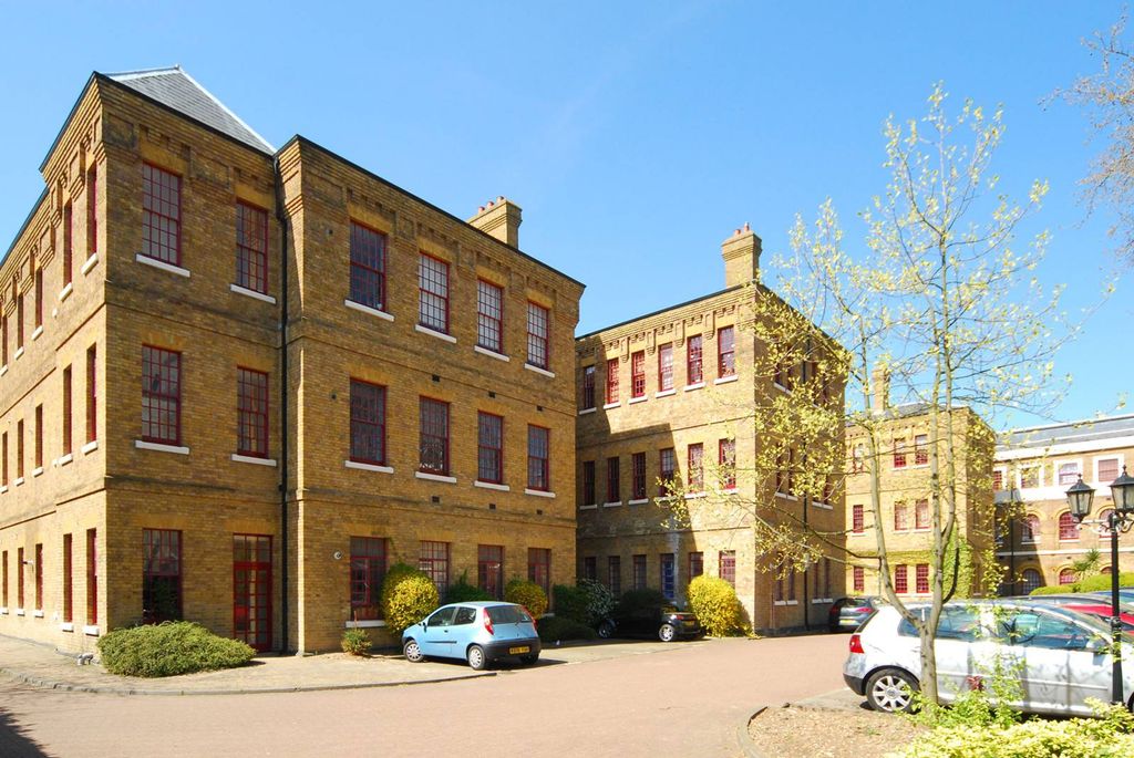 Property photo 2 of 12