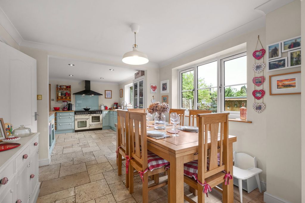 Property photo 3 of 48