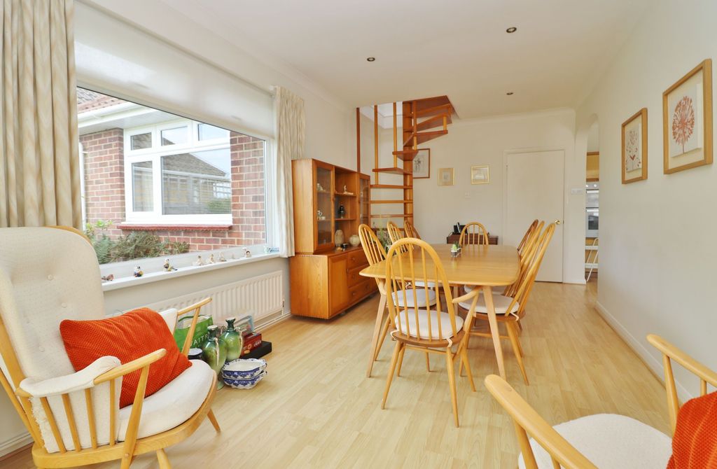 Property photo 2 of 21