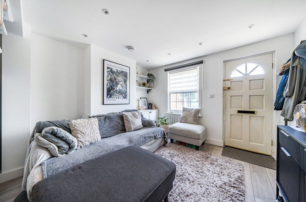 Property photo 2 of 20 Reception