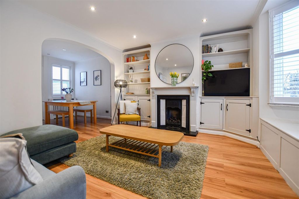 Property photo 2 of 18 15_70537.Jpg