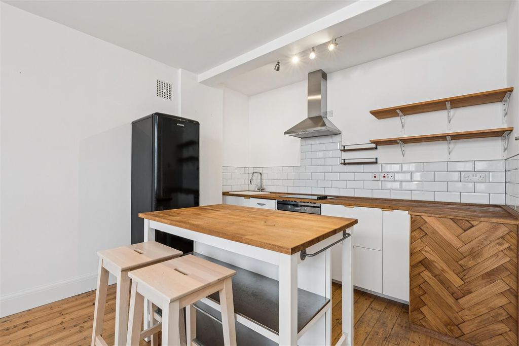 Property photo 2 of 9 5.Jpg