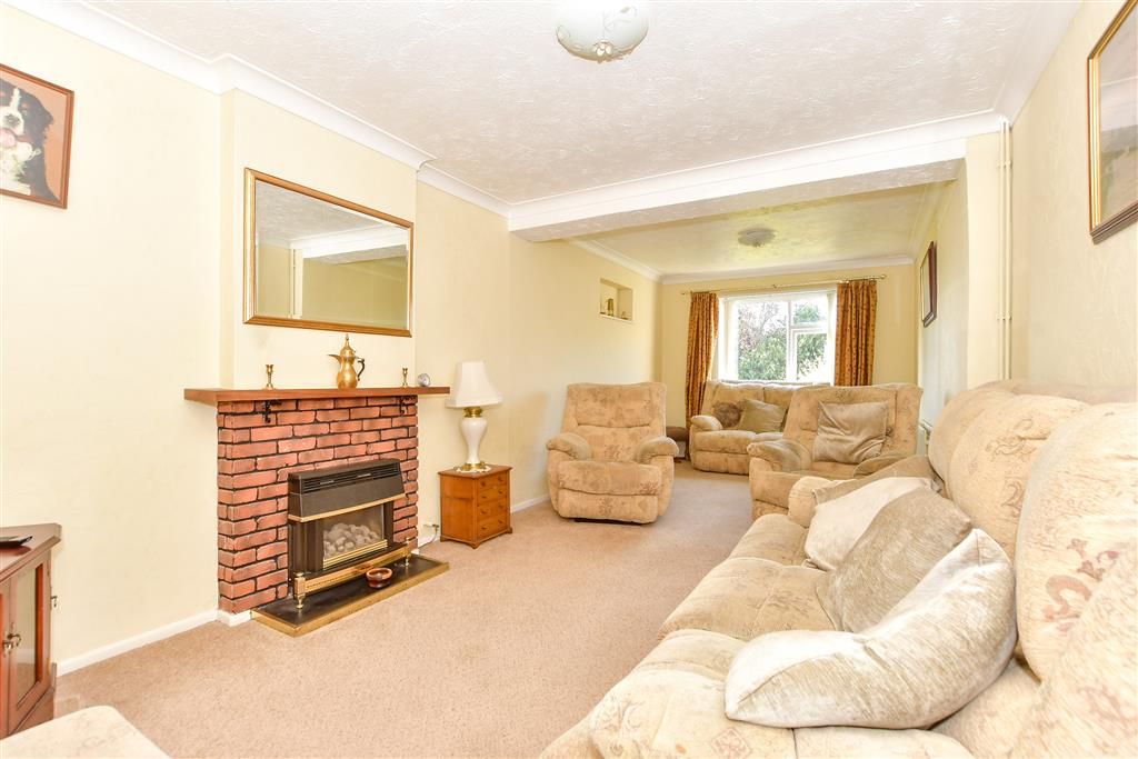 Property photo 2 of 10 Lounge