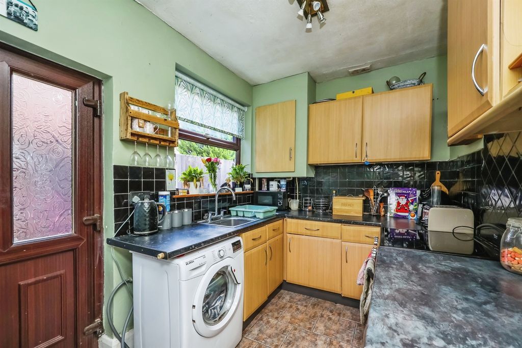 Property photo 3 of 17