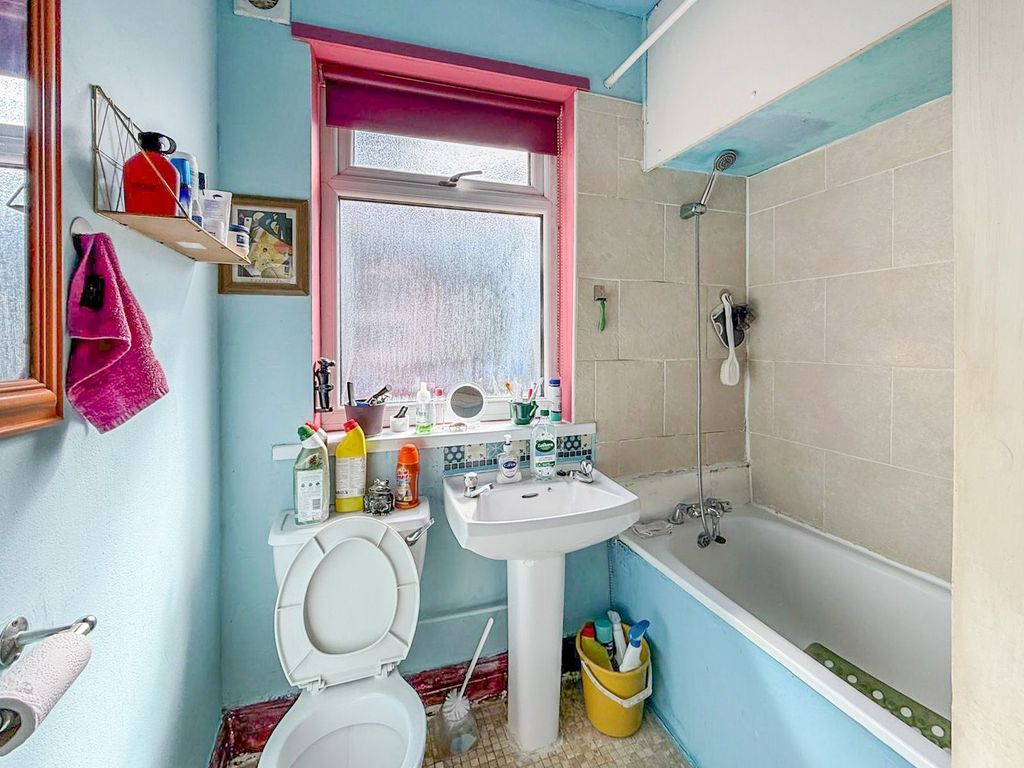 Property photo 3 of 6