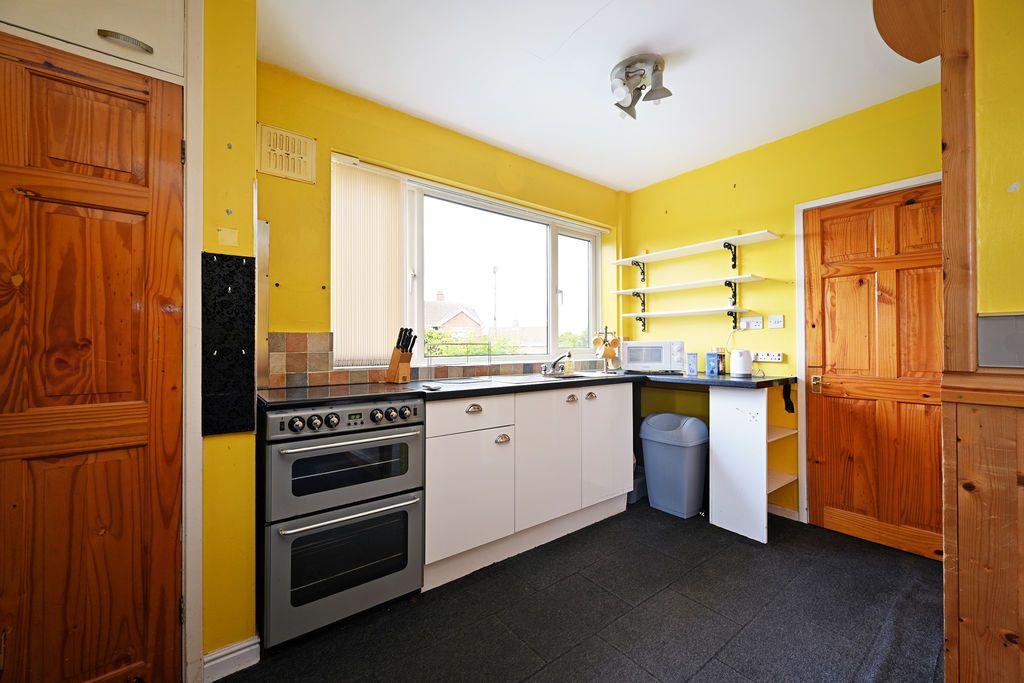 Property photo 2 of 26 Kitchen