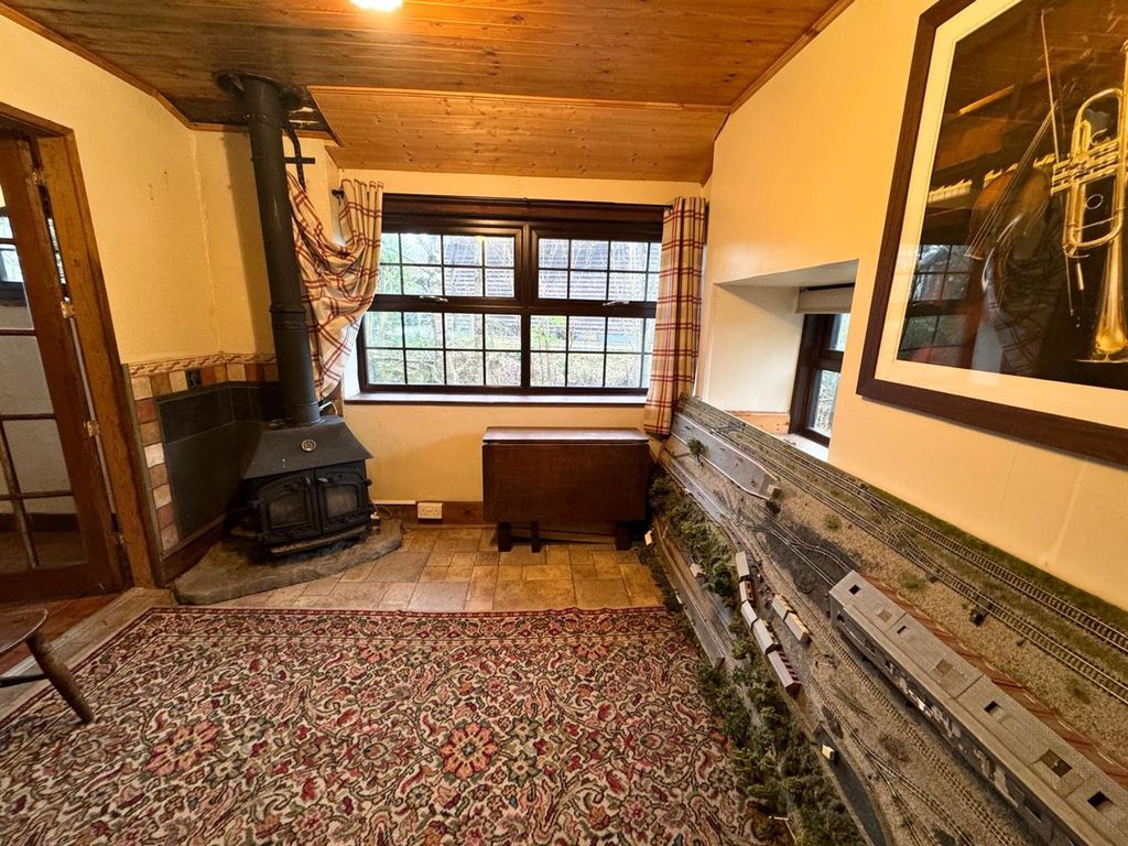 Property photo 2 of 11 Sitting Room