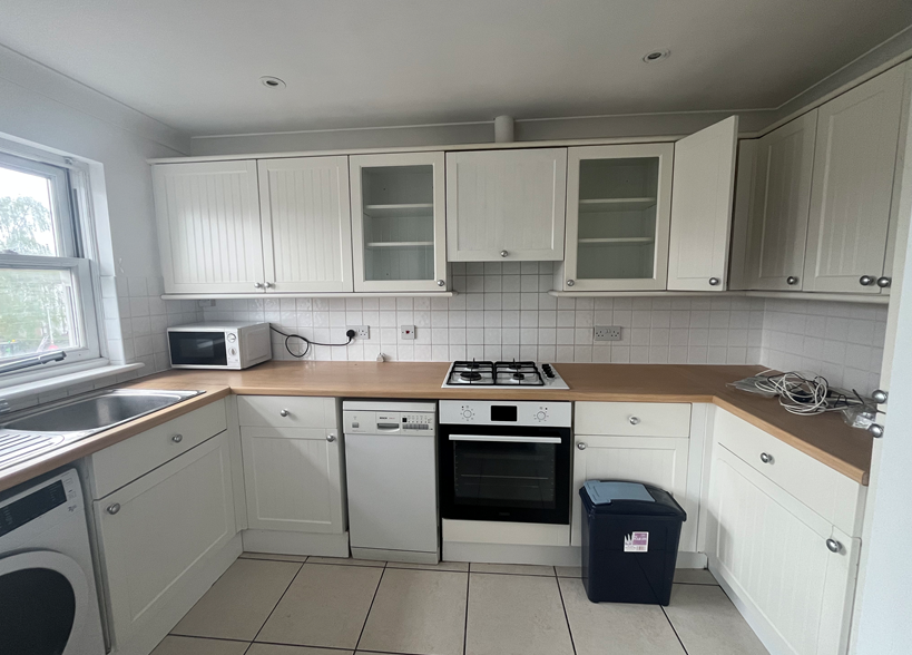 Property photo 3 of 4 Kitchen