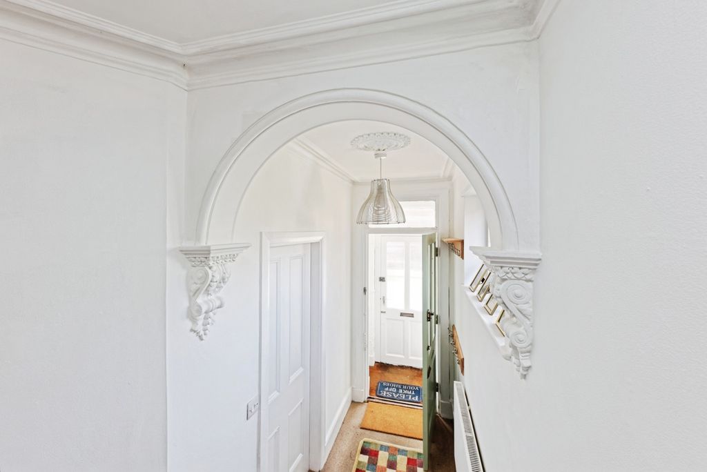 Property photo 2 of 21 Pbox-Img.Jpg
