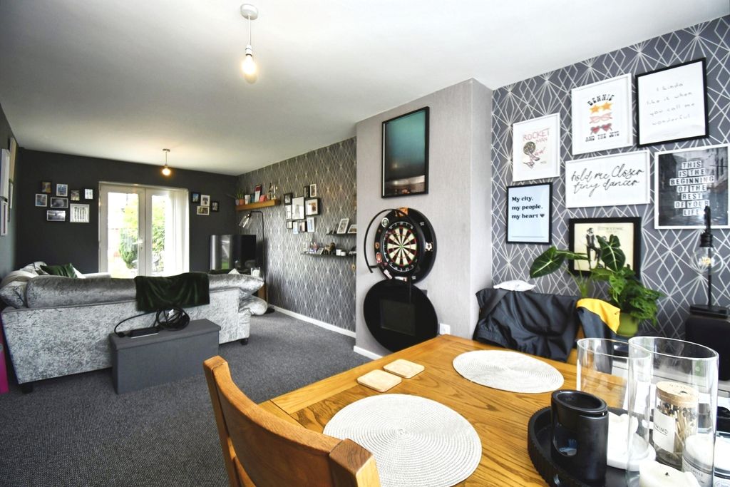 Property photo 2 of 18 Lounge/Dining Room