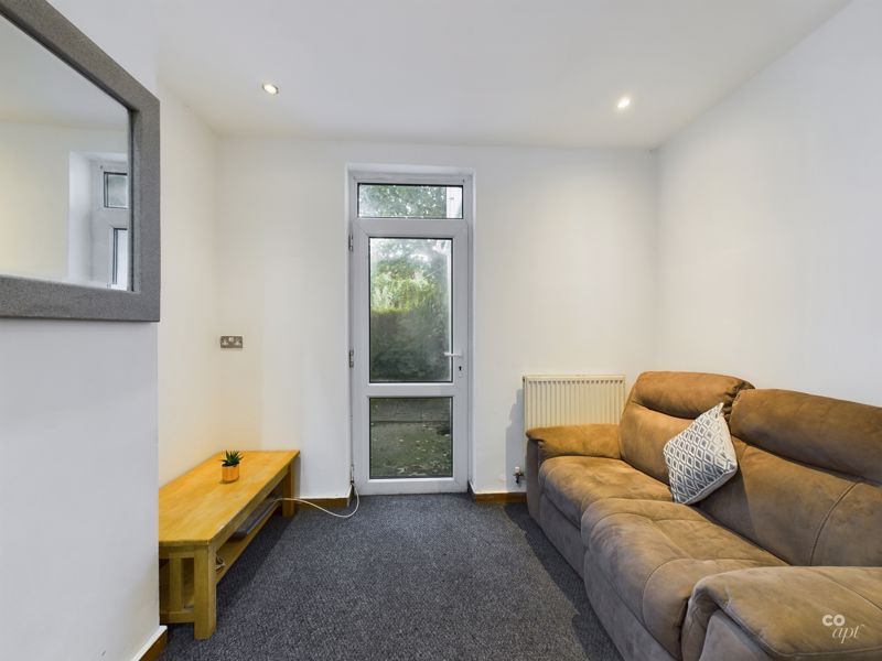 Property photo 3 of 9 Photo 9