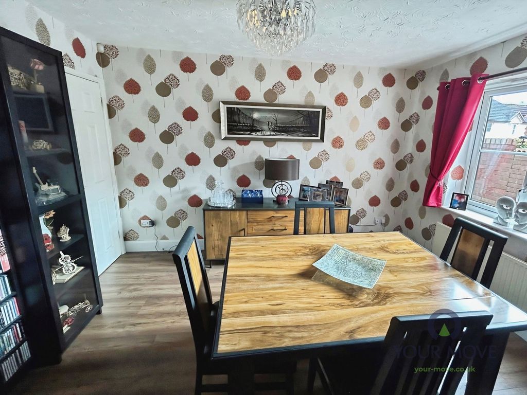 Property photo 3 of 16 Dining Area