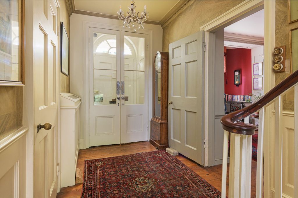 Property photo 3 of 27 Hallway