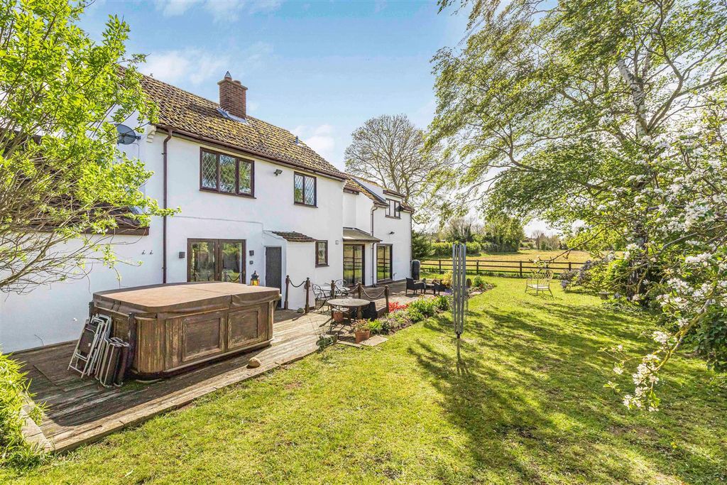 Property photo 3 of 31 18_29960-1.Jpg