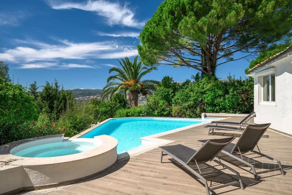 Property photo 2 of 39