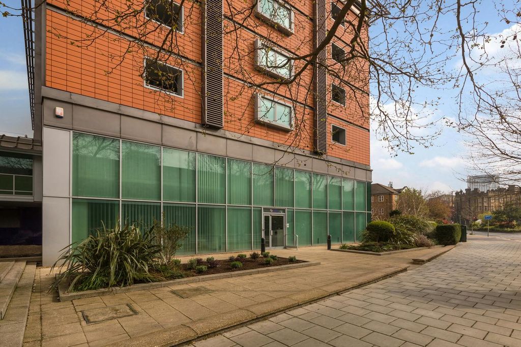 Property photo 1 of 16 100 Westminster Bridge Road7.Jpeg